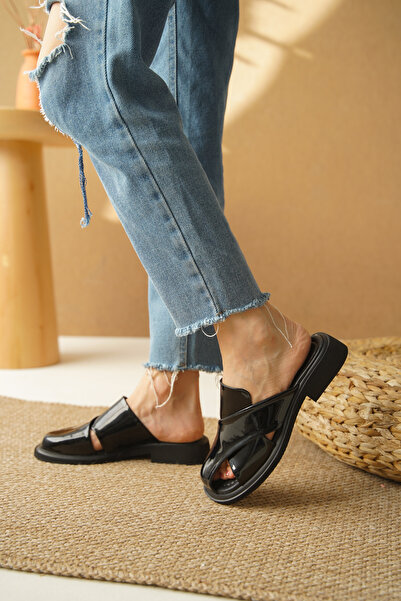 Taran Stylish Women's Slippers - Orthopedic Flat Sole, Detailed Bronze