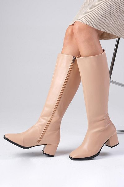 Mio Gusto Courtney Nerzfarbene Damenstiefel mit Absatz und seitlichem Reißverschluss, dünnem Kunstfellfutter und stumpfer Zehenpartie