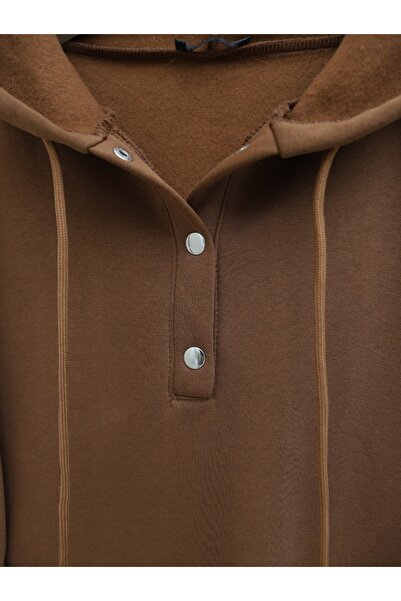 Modamorfo سترة بغطاء للرأس مع ياقة مثبتة بالزر مبطن بالصوف ثلاثة خيوط - قهوة