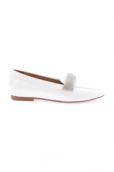 DGN Loafer alb din piele lacuita - Catarama din piatra argintie, sifonata 61112534