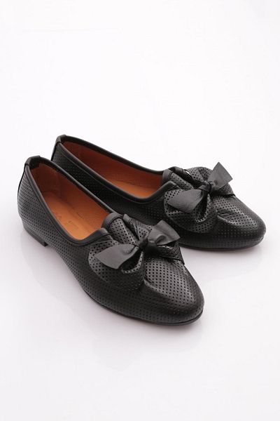 DGN 132 Model Women's Ribbon Ballerinas