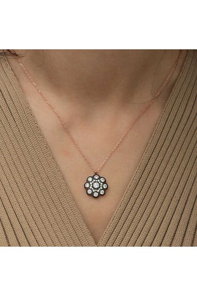 Skygo Flower Patterned Silver Diamond Mounted Necklace