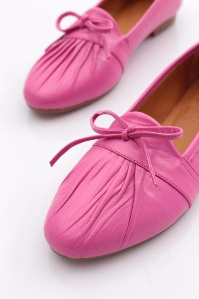 DGN 133 Γυναικείες μπαλαρίνες με λεπτομέρεια