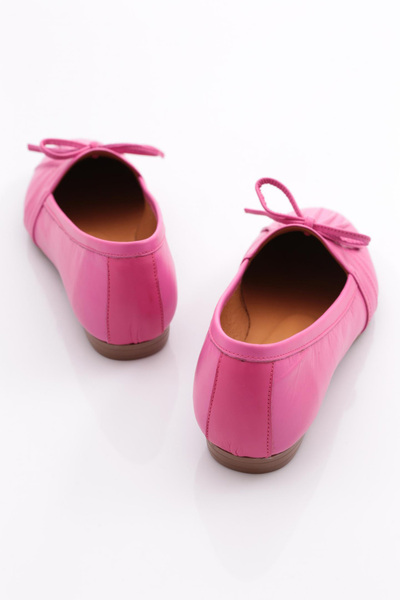 DGN 133 Γυναικείες μπαλαρίνες με λεπτομέρεια