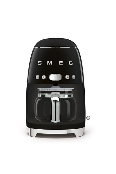 SMEG ماكينة صنع القهوة بفلتر غلاية سوداء ومجموعة خلاط يدوي