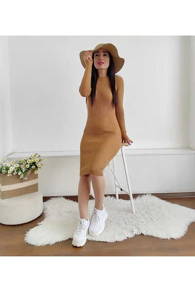 6 butik altı üstü butik πλεκτό φόρεμα με λαιμόκοψη