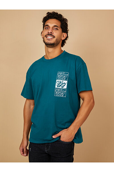 Styli تي شيرت كبير الحجم بطبعة جرافيك على الصدر