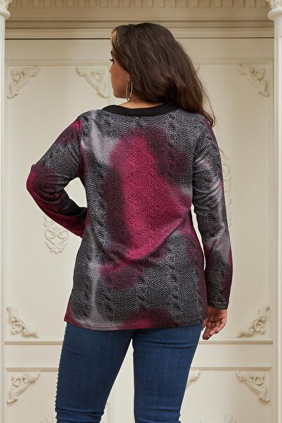 Genel Markalar Zarif Detaylarıyla Göz Kamaştıran Yaka Garnili Büyük Beden Siy...