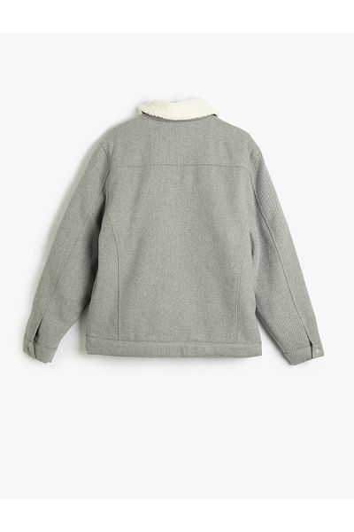 Koton Jacke mit klassischem Kragen und Plüsch-Pattentasche mit Reißverschluss