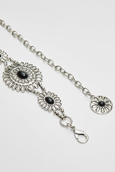 Stradivarius Kontrast metal detaylı kemer