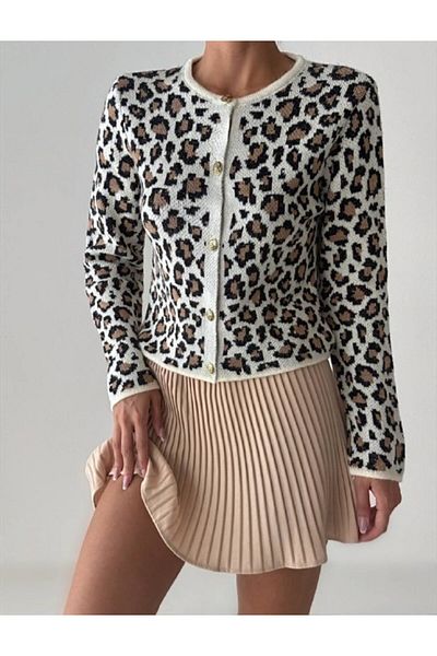 Panku Bizu Design Store سترة صوفية منقوشة بنقشة الفهد من Mystique بأزرار معدنية