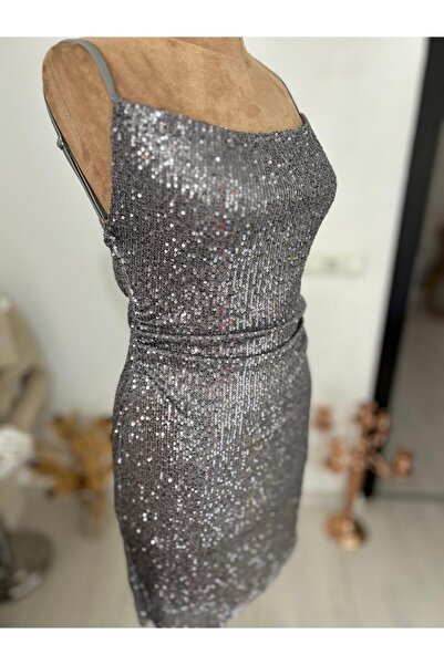 Arestill Gri abiye mini, pullu payetli, askılı, sırt dekolteli, drapeli elbise