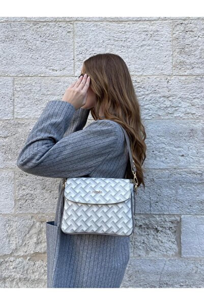 Piedra Біло-сірий колір, тривимірний візерунок, багато кишень, застібка-блискавка, ремінець через плече, жіноча сумка нового сезону.