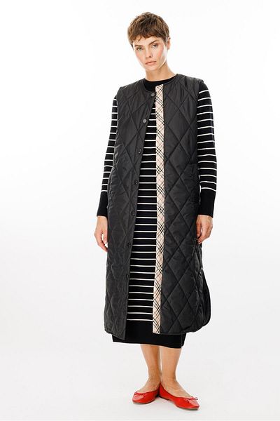 Micca Unique 24 Garni Detailed Quilted Long All Time Sports Vest-Black