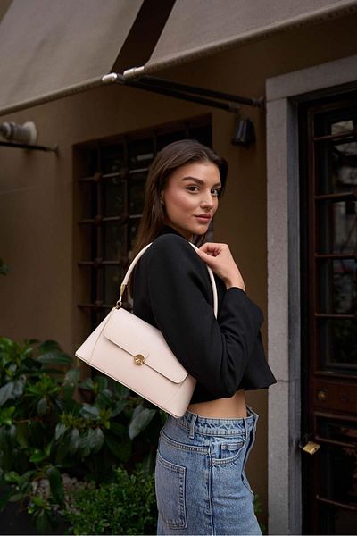Madamra Cremefarbene Umhängetasche für Damen im Retro-Leder-Look mit Frontdeckel