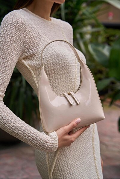 Madamra Dámská kabelka do ruky a přes rameno z krémové lakované kůže s dvojitým zipem