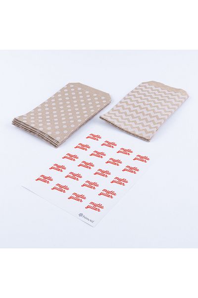 Bimotif Set of 20 Polka Dot and Zigzag Patterned Paper Bags - Happy New Year Sticker