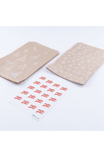 Bimotif Set of 20 Pine and Snow Patterned Paper Bags - 18x30 cm, Happy Birthday Sticker