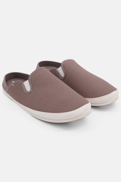 Deer Stags قباقيب إركيك سليب أون، رمادي