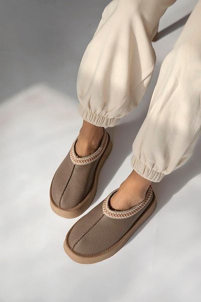 STRASWANS Papuci de casă din piele pentru femei Belis colorate de nurcă - Talpă plată