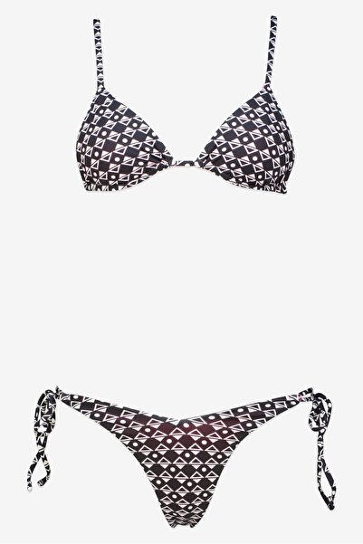 Hurley Women Non Padded Wireless Reversible Bikini Top And Bottom Set, Multicolor