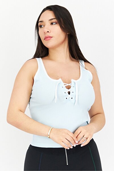 adidas قميص رياضي نسائي بشعار العلامة التجارية، باللون الأزرق