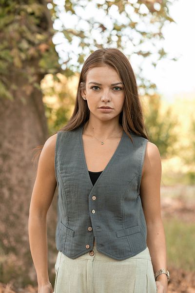 VerdeBlanco Anthracite Muslin Vest - 100% Cotton, Button Detailed