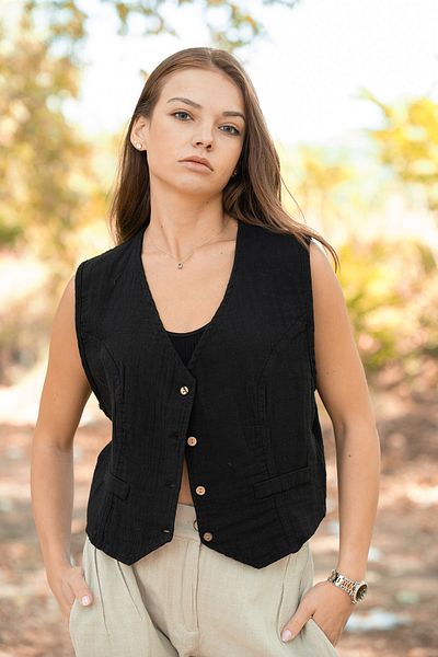 VerdeBlanco 100% Cotton Button Detailed Muslin Vest Black