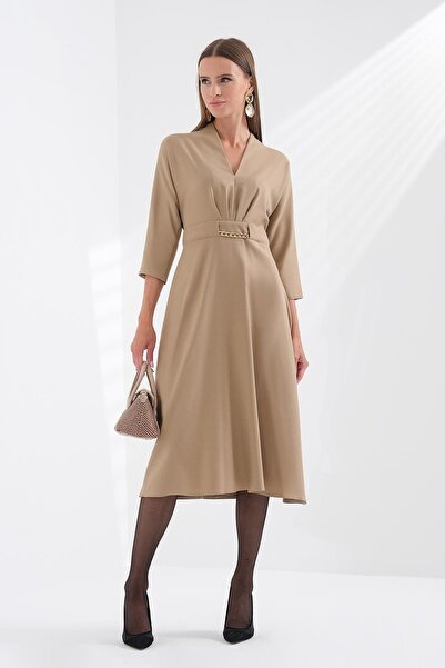 EXPLOSION فستان ميدي مع حزام سلسلة ورقبة على شكل حرف V