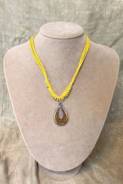 Uretti - Tuğba 9352Handmade Necklace - Earring Set of Two