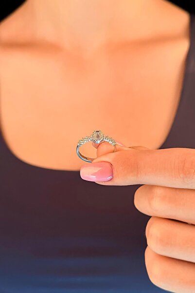 Fiyonk Kuyumculuk 14 Ayar Altın Oval Baget Taş Detaylı Yüzük