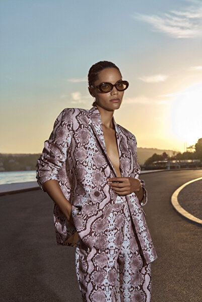 Quzu سترة بليزر بنية مزدوجة الصدر بنمط الأفعى