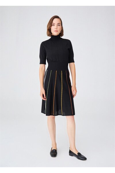 Peraluna تنورة نسائية مخططة عالية الخصر فضفاضة بطول الركبة - أسود