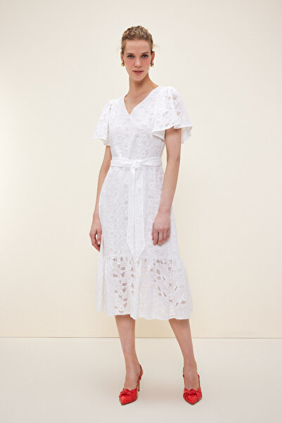 Love My Body Güpürlü V Yaka Elbise