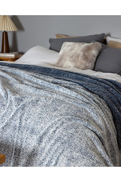Madame Coco Nord Sherpa Single Blanket - Indigo