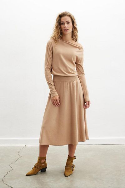 Peraluna Дамска плетена рокля Styleboom X Peraluna MAYFAIR с яка и набиране, детайлна, с едно рамо и отворена рокля - камила
