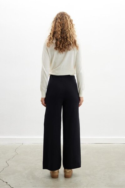 Peraluna Comfortable Molded Black Women's Knitwear Trousers - Cotton-Wool Mix