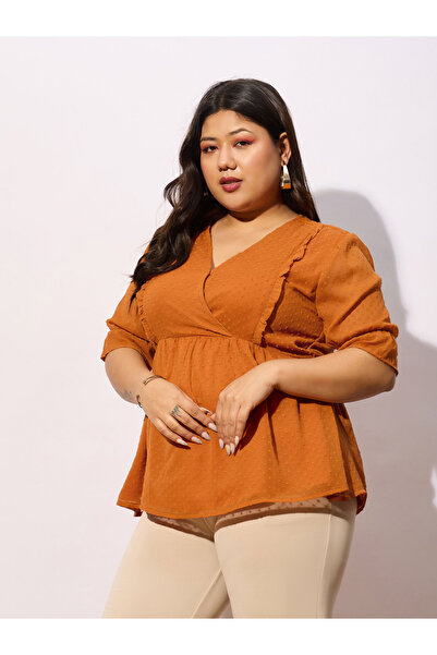 Sassafras By Styli Plus Dobby V Neck Top with Short Sleeve