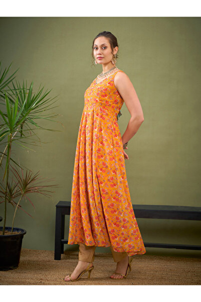 Sassafras By Styli Floral Print Sweetheart Neck Anarkali Kurta