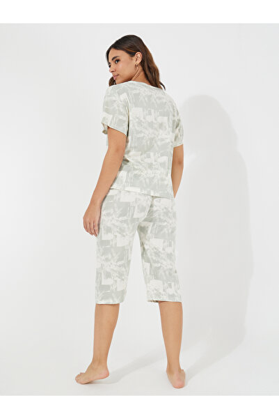 Styli All Over Print T-Shirt & Capri Pyjama Set