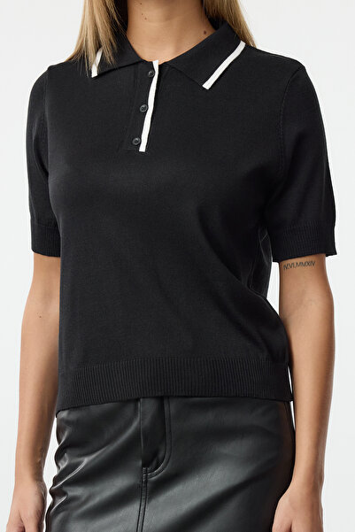 Trendyol Collection Prémiová černá blůza z blokovaného úpletu - Twoaw25Bz00003