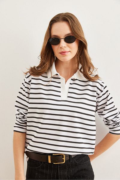 Olalook Weißes Damen-Sweatshirt mit Rollkragen und Streifen SWT-19000629