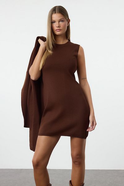 Trendyol Collection Hnědé mini pletené šaty-kardigan Twoaw25El00058