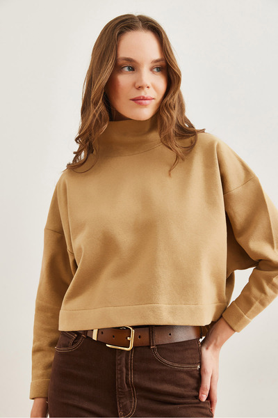 Olalook Kadın Bej Dik Yaka Yarasa Crop Şardonlu Sweatshirt SWT-19000679