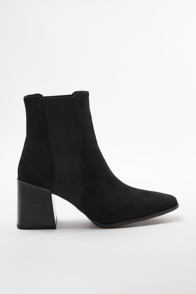 TRENDYOL SHOES Černé dámské kotníkové boty na silném podpatku TAKAW25BO00057