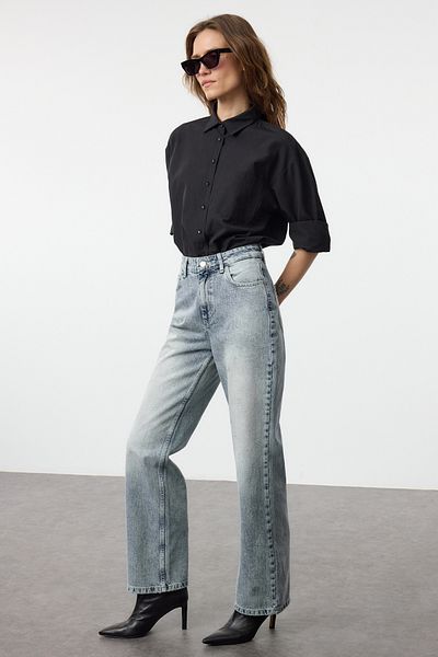 Trendyol Collection Blugi cu talie înaltă, albastru, cu strasuri, cu picioare late - TWOAW25JE00123