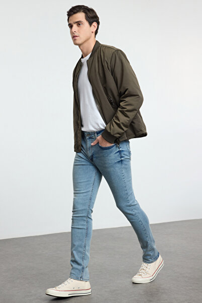 Trendyol Collection Ανδρικό τζιν τζιν μεσαίου μπλε με λεπτή εφαρμογή - ελαστικό ύφασμα TMNAW25JE00010