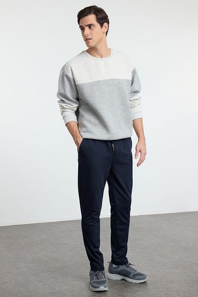Trendyol Collection Hellmarineblaue, strukturierte Jogginghose – Schnür-Taille TMNSS24PL00027