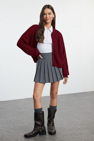 Trendyol Collection Burgunderfarbener Strick-Cardigan mit Bomberkragen und Reißverschluss – breite Passform TWOAW24HI00153