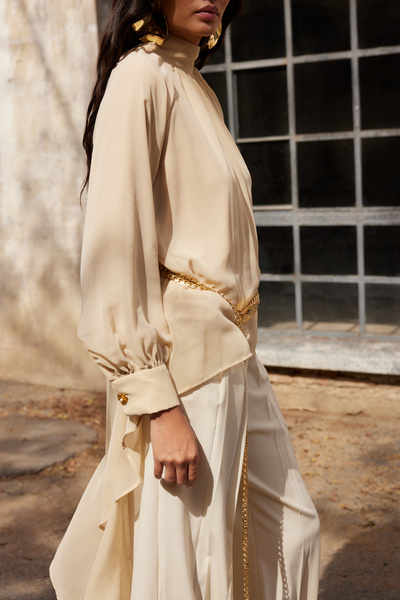 Trendyol Modest Μπεζ λουλουδάτο ασύμμετρο χιτώνα σιφόν - Λεπτομέρεια με κουμπιά, TCTAW25UK00011